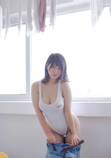 国产依维柯房车价格_十万网红美女美酱