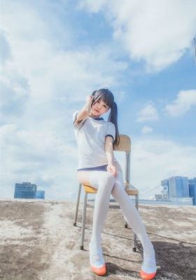 日韩美女黄在免_十万网红美女美酱